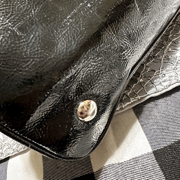 Coach ❤️Kiss Snap Patent Leather Mono Satchel - Picture 14 of 16